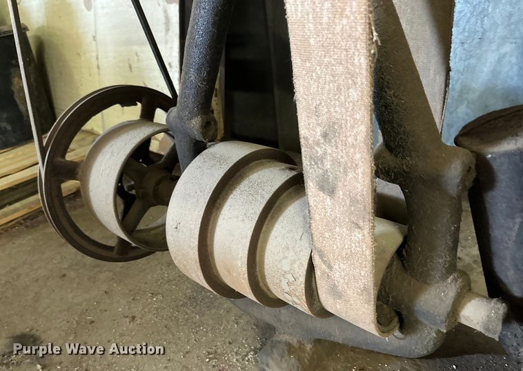 image for item DG4351 Cadillac Machinery drill press