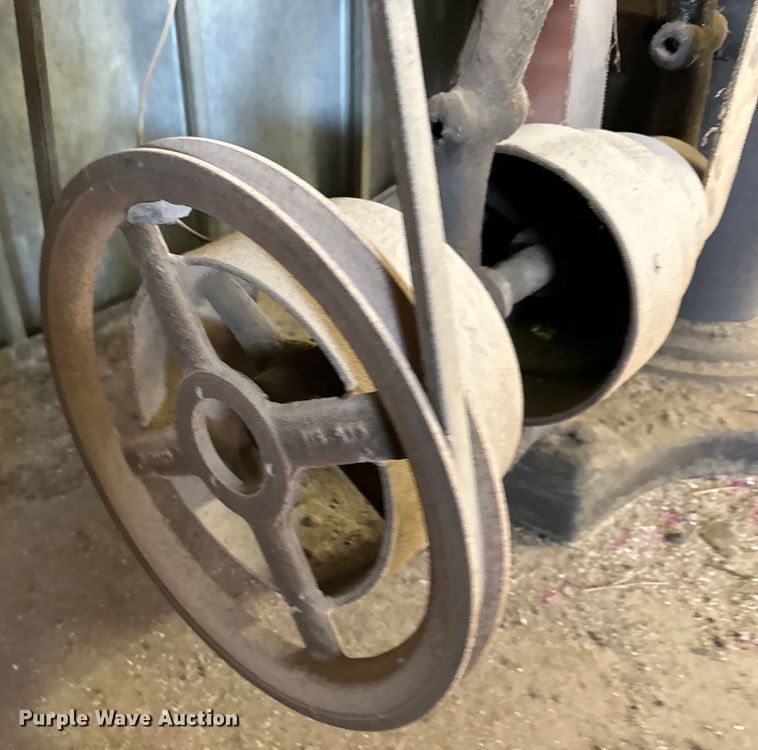 image for item DG4351 Cadillac Machinery drill press