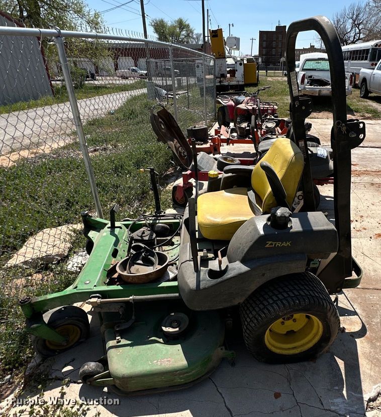 image for item DG4352 (3) ZTR lawn mowers