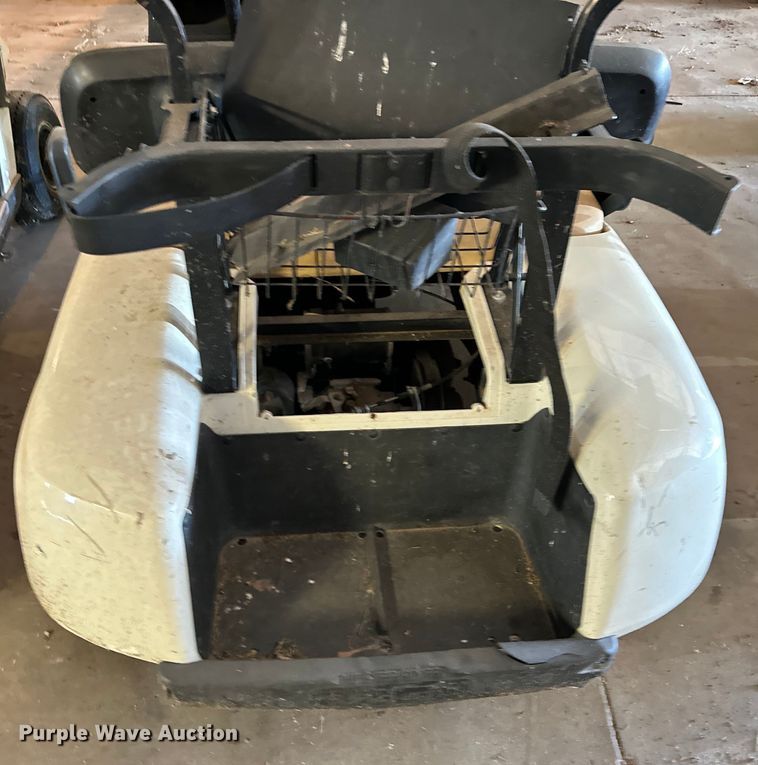 image for item DG4354 (4) EZ-GO golf carts