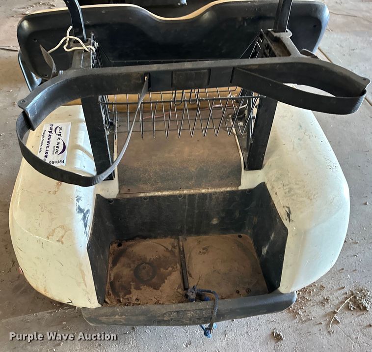 image for item DG4354 (4) EZ-GO golf carts