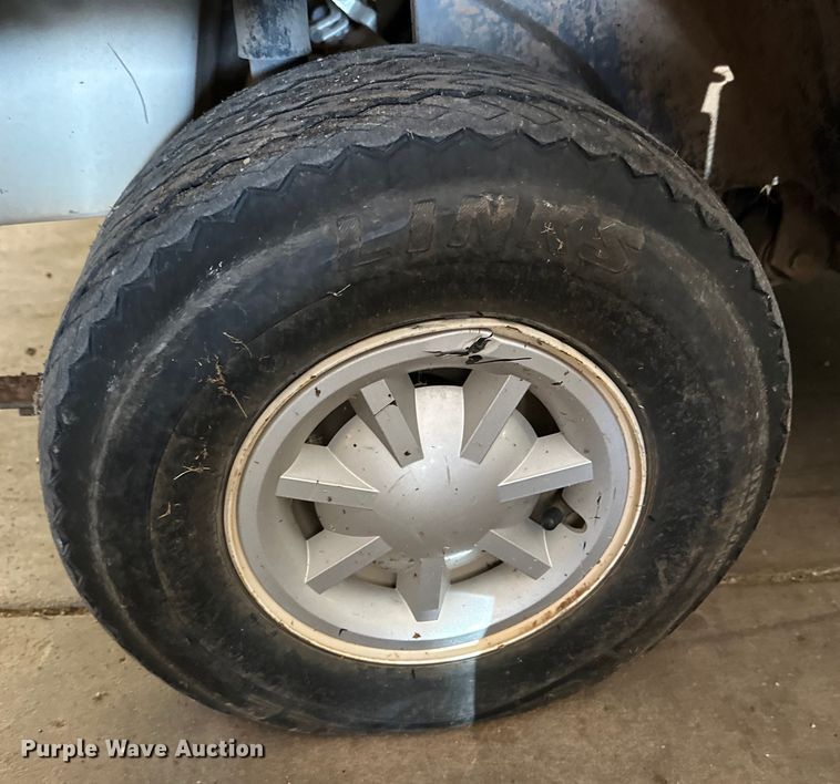 image for item DG4354 (4) EZ-GO golf carts