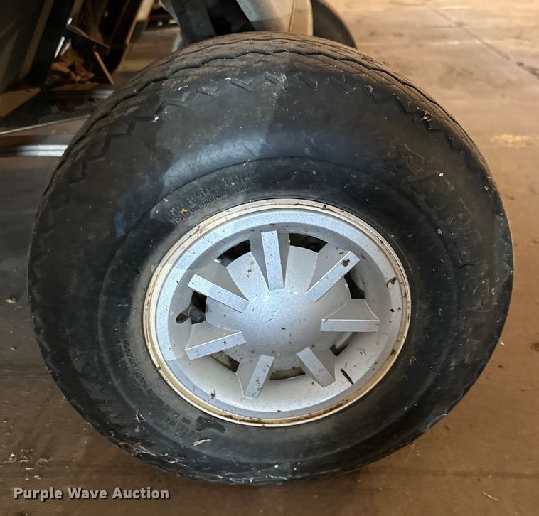 image for item DG4354 (4) EZ-GO golf carts