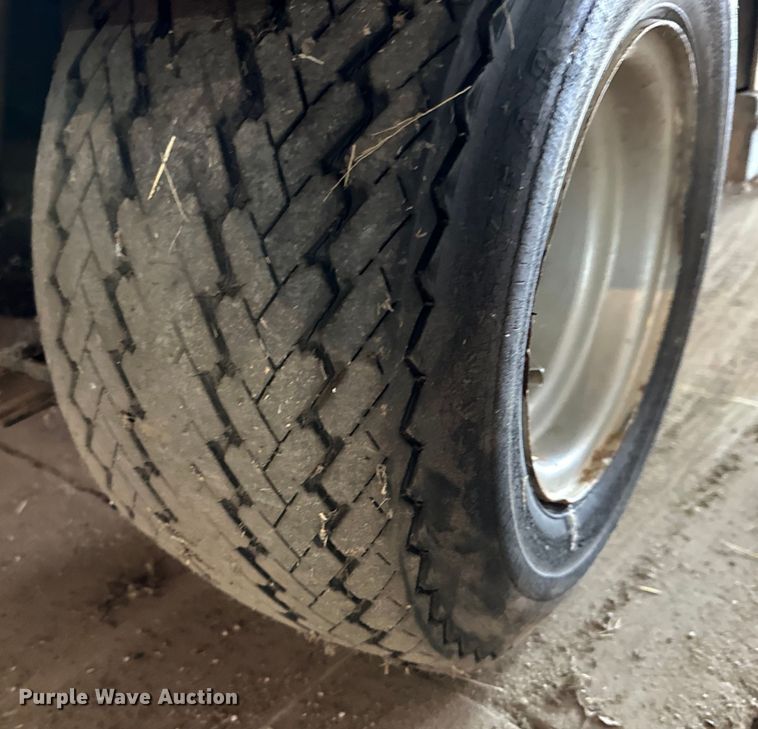 image for item DG4358 (4) EZ-GO golf carts