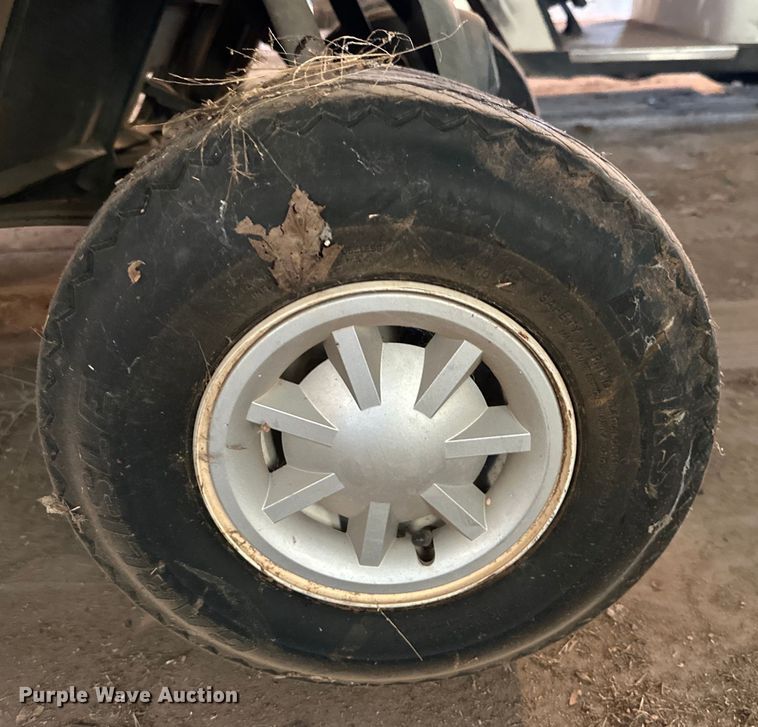 image for item DG4358 (4) EZ-GO golf carts