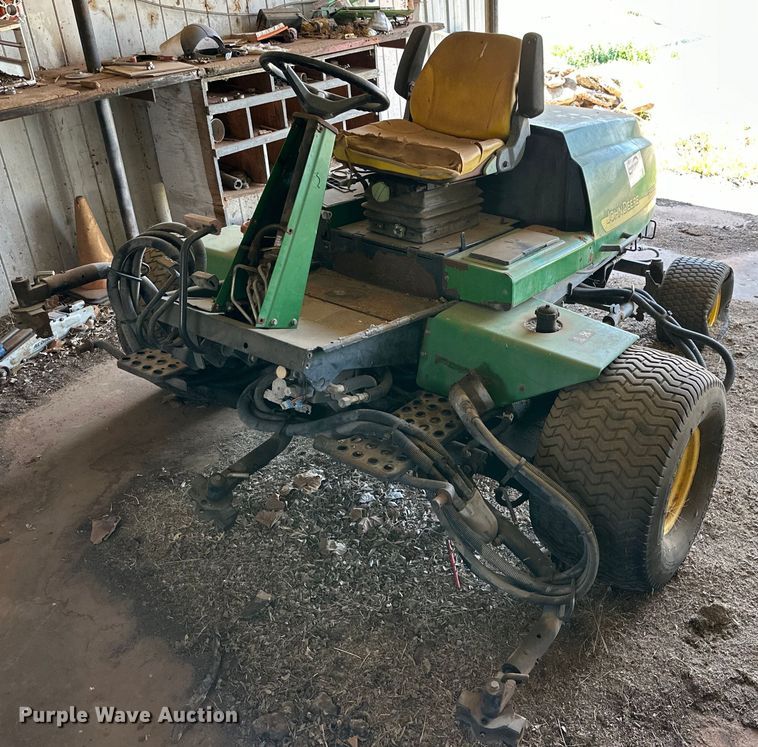 image for item DG4359 John Deere 3235B reel mower