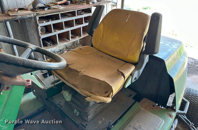 image for item DG4359 John Deere 3235B reel mower