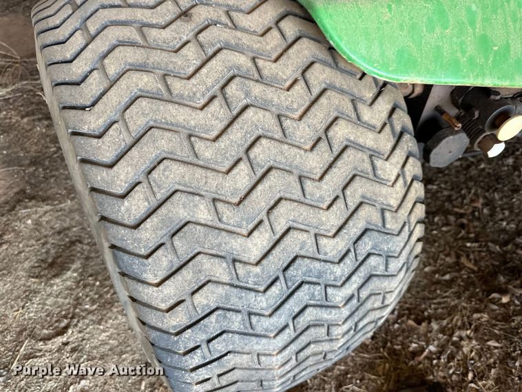 image for item DG4359 John Deere 3235B reel mower