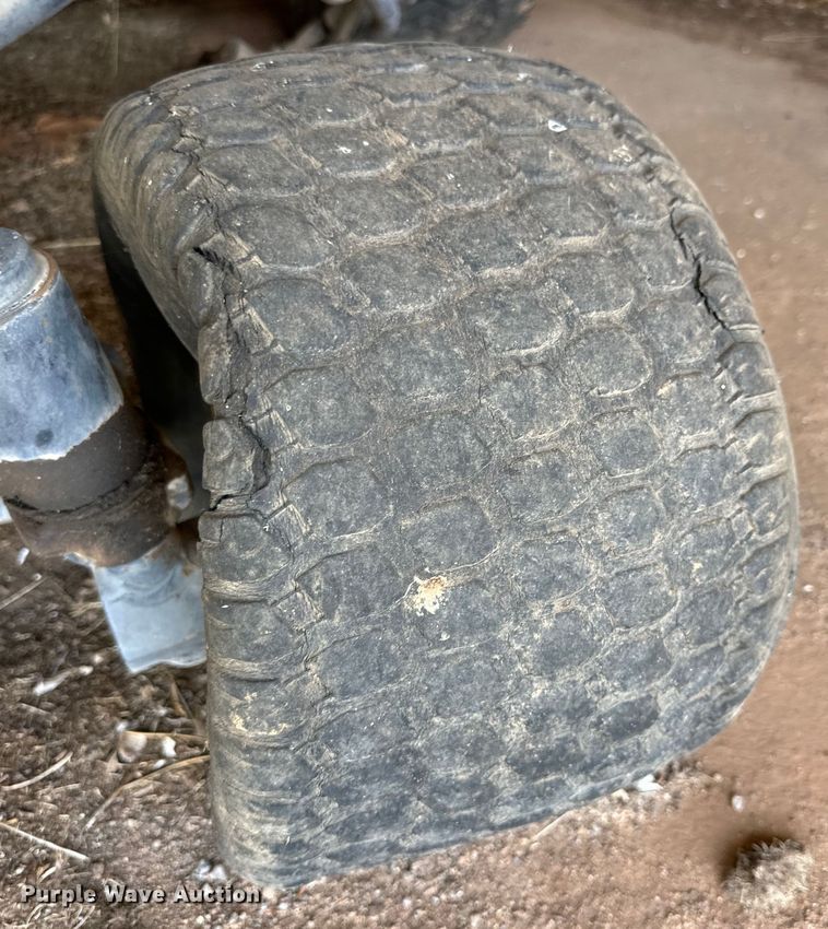 image for item DG4359 John Deere 3235B reel mower