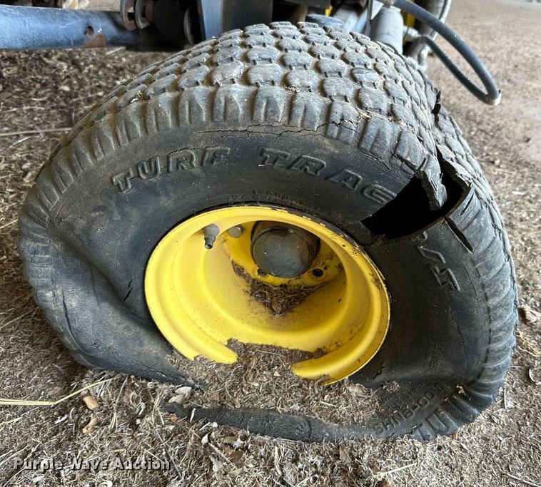 image for item DG4359 John Deere 3235B reel mower