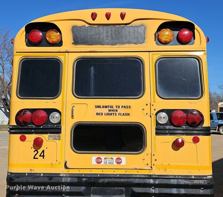 image for item DM1581 2000 Bluebird TC2000 school bus