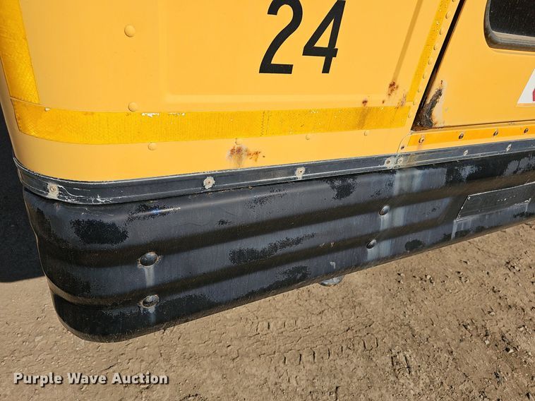 image for item DM1581 2000 Bluebird TC2000 school bus