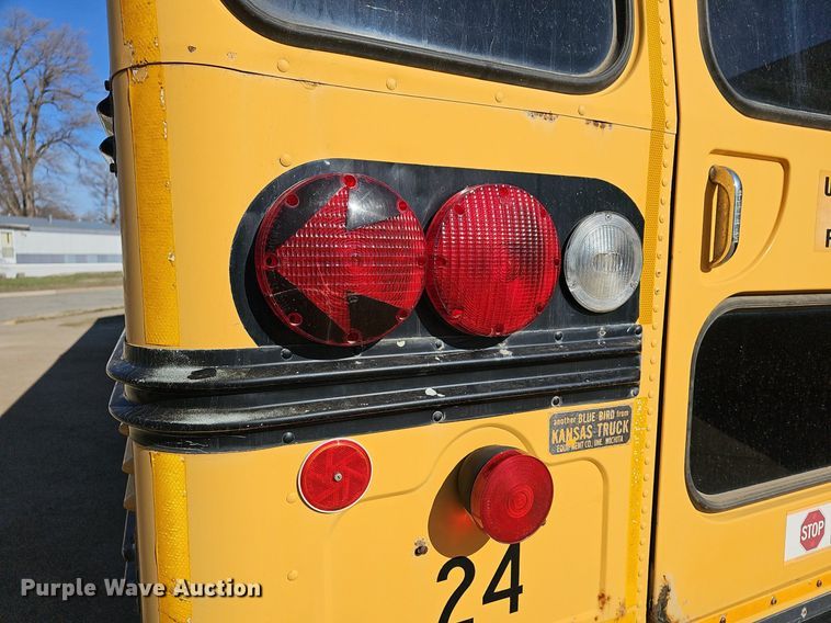 image for item DM1581 2000 Bluebird TC2000 school bus