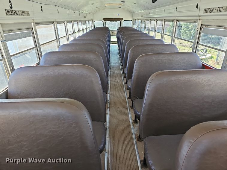 image for item DM1581 2000 Bluebird TC2000 school bus