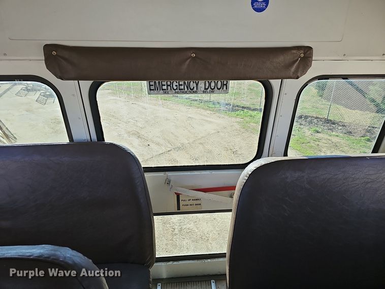 image for item DM1581 2000 Bluebird TC2000 school bus