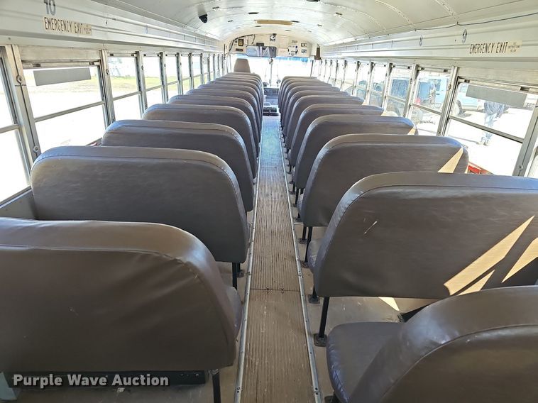 image for item DM1581 2000 Bluebird TC2000 school bus