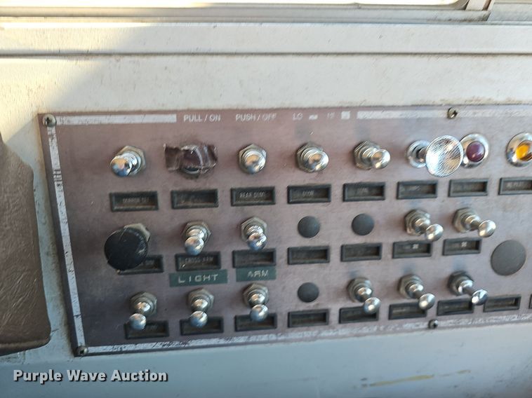 image for item DM1581 2000 Bluebird TC2000 school bus