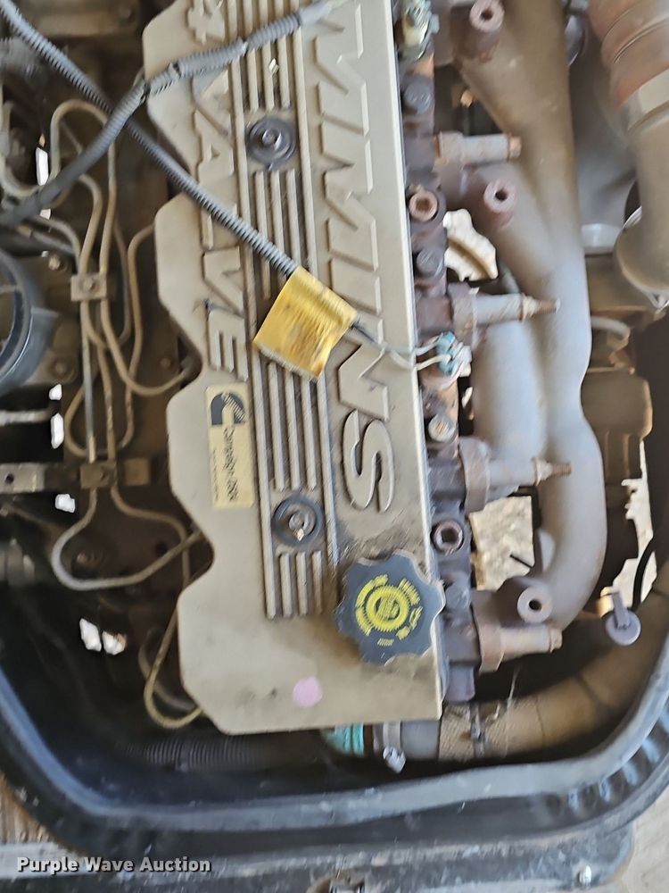 image for item DM1581 2000 Bluebird TC2000 school bus