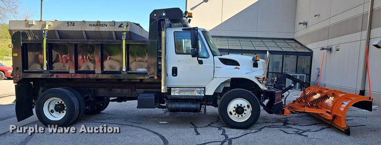 image for item DM1586 2010 International  WorkStar 7300 dump truck