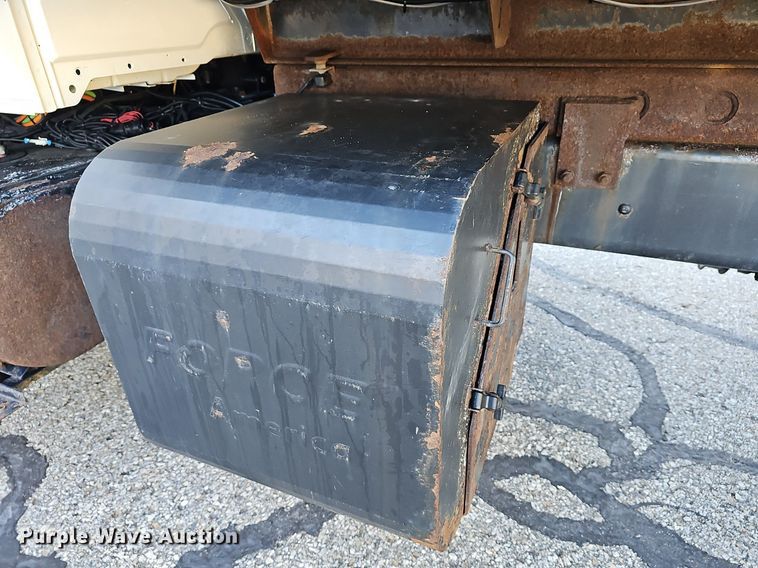 image for item DM1586 2010 International  WorkStar 7300 dump truck