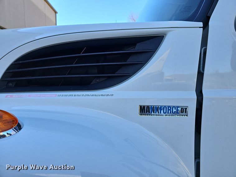 image for item DM1586 2010 International  WorkStar 7300 dump truck