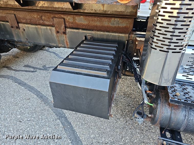 image for item DM1586 2010 International  WorkStar 7300 dump truck