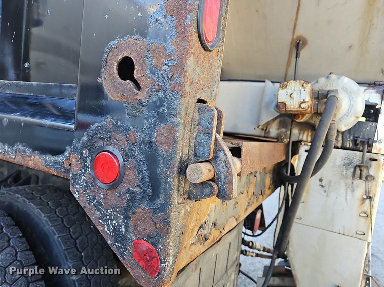 image for item DM1586 2010 International  WorkStar 7300 dump truck