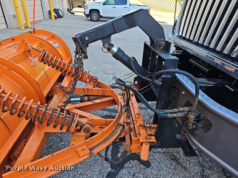 image for item DM1586 2010 International  WorkStar 7300 dump truck