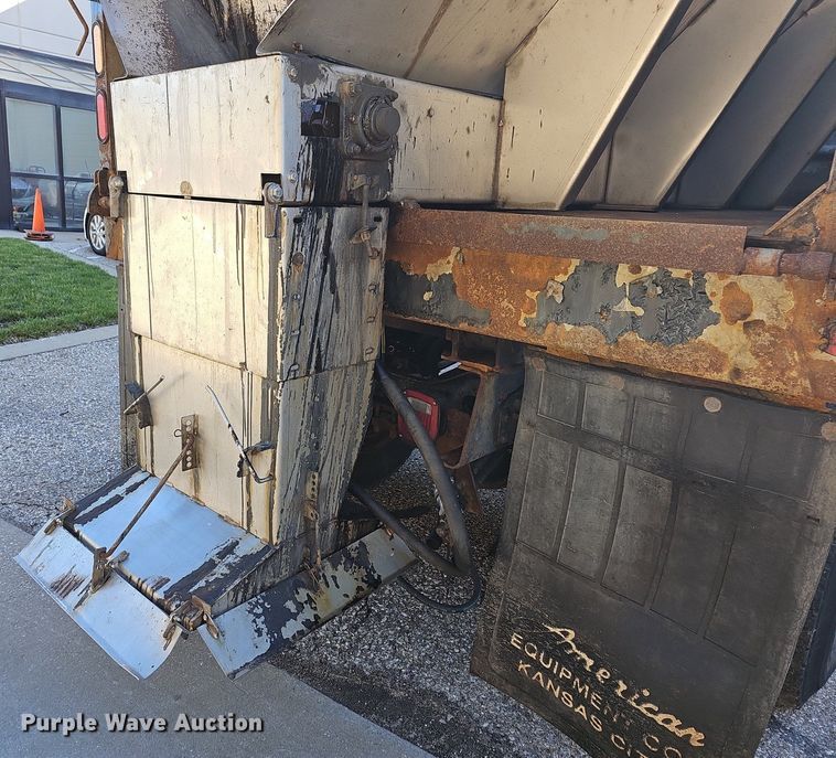 image for item DM1586 2010 International  WorkStar 7300 dump truck