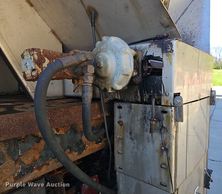 image for item DM1586 2010 International  WorkStar 7300 dump truck