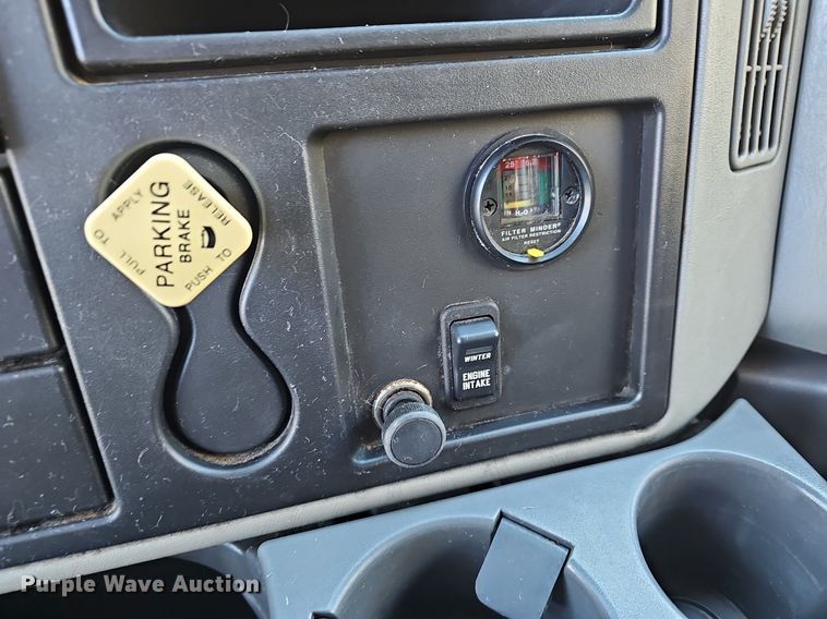 image for item DM1586 2010 International  WorkStar 7300 dump truck