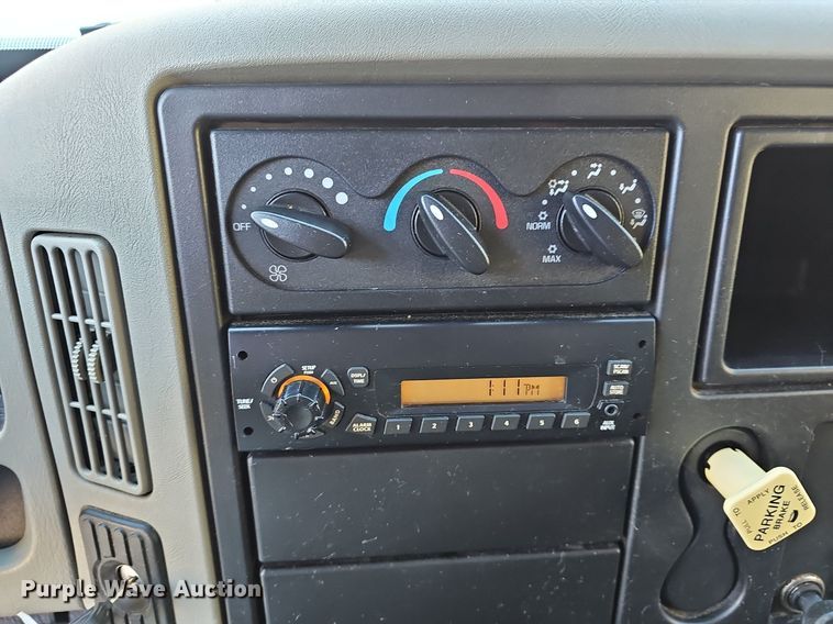 image for item DM1586 2010 International  WorkStar 7300 dump truck