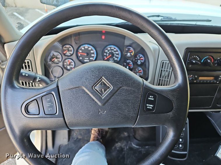 image for item DM1586 2010 International  WorkStar 7300 dump truck