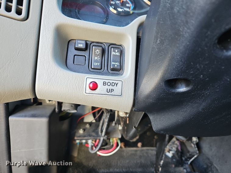 image for item DM1586 2010 International  WorkStar 7300 dump truck