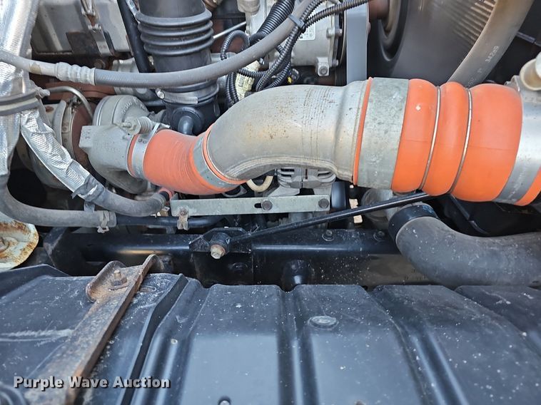 image for item DM1586 2010 International  WorkStar 7300 dump truck