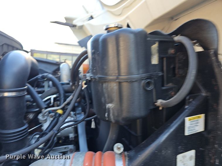 image for item DM1586 2010 International  WorkStar 7300 dump truck