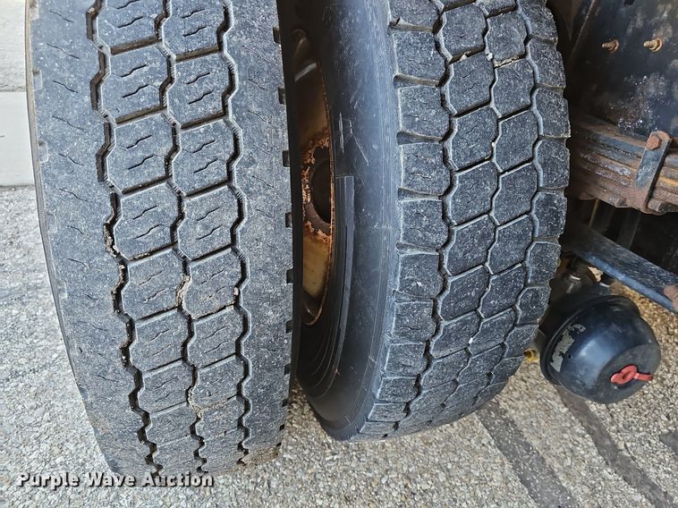 image for item DM1586 2010 International  WorkStar 7300 dump truck