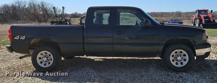 image for item DM1601 2006 Chevrolet Silverado 1500 Ext. Cab pickup truck