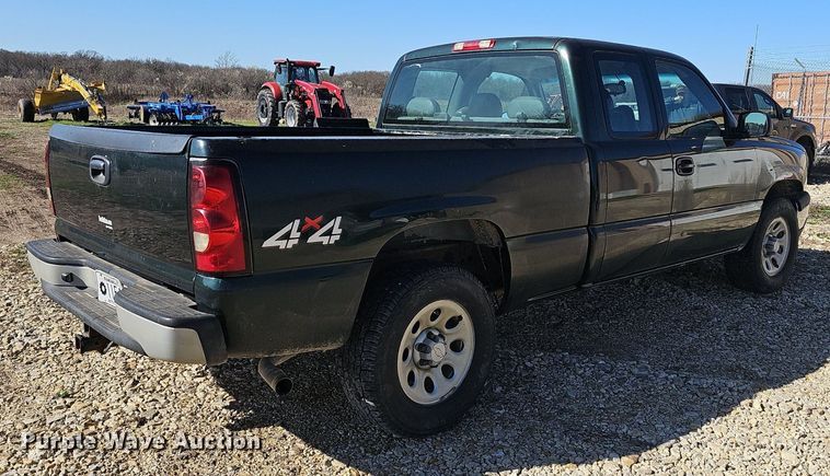 image for item DM1601 2006 Chevrolet Silverado 1500 Ext. Cab pickup truck