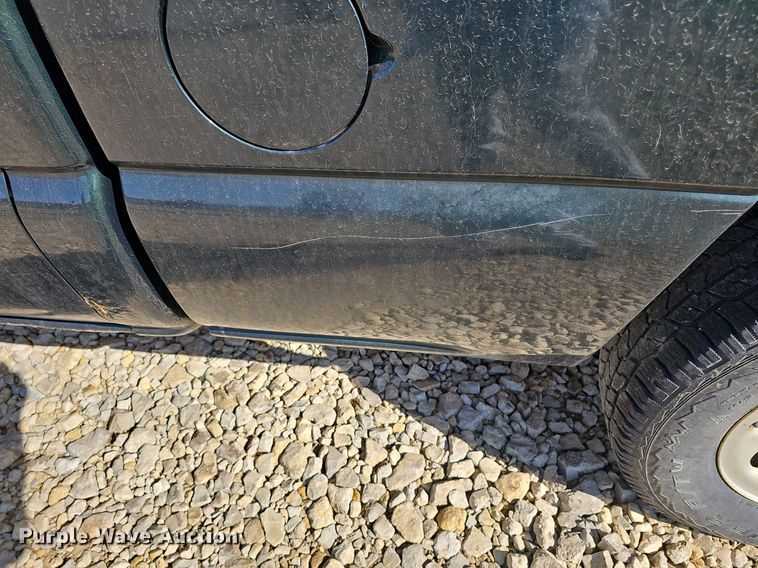 image for item DM1601 2006 Chevrolet Silverado 1500 Ext. Cab pickup truck