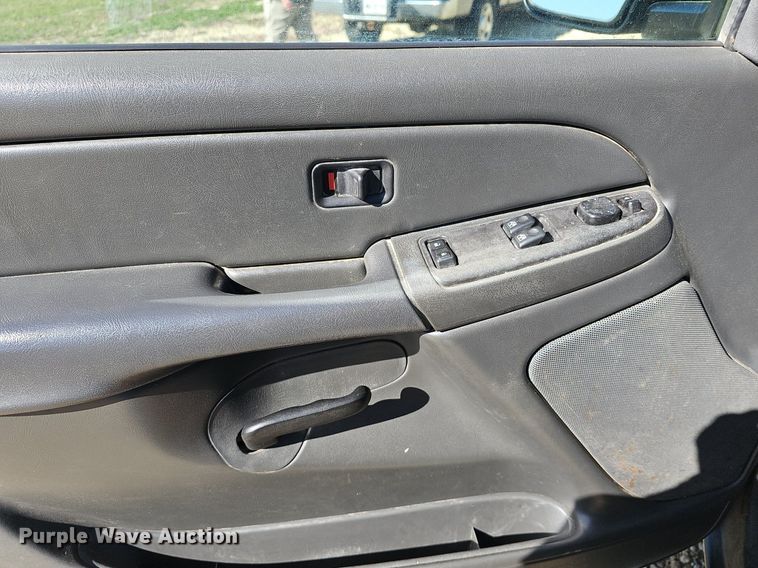 image for item DM1601 2006 Chevrolet Silverado 1500 Ext. Cab pickup truck