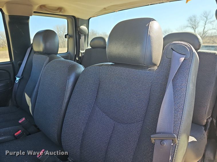 image for item DM1601 2006 Chevrolet Silverado 1500 Ext. Cab pickup truck