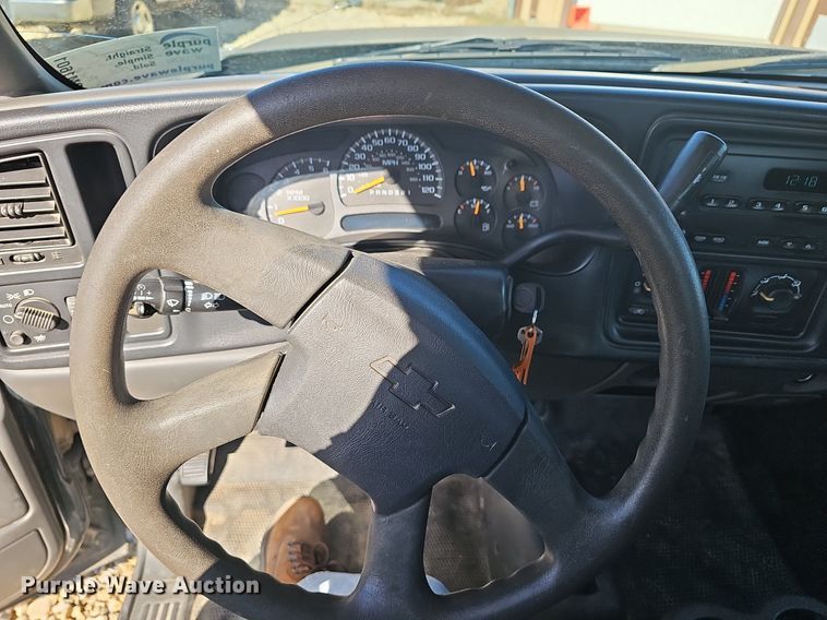 image for item DM1601 2006 Chevrolet Silverado 1500 Ext. Cab pickup truck