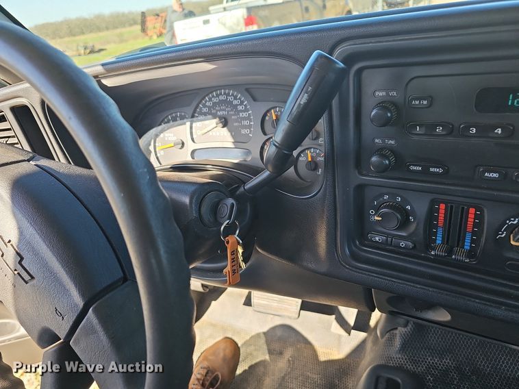 image for item DM1601 2006 Chevrolet Silverado 1500 Ext. Cab pickup truck