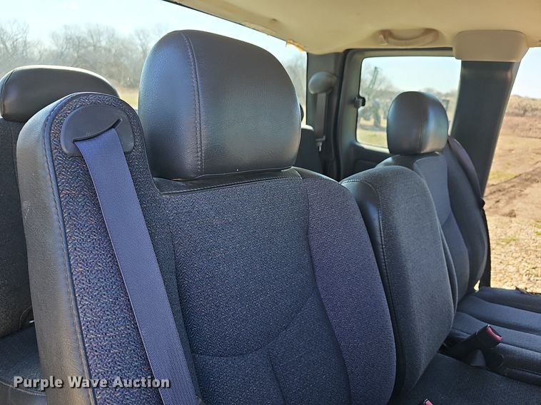 image for item DM1601 2006 Chevrolet Silverado 1500 Ext. Cab pickup truck