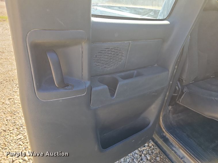 image for item DM1601 2006 Chevrolet Silverado 1500 Ext. Cab pickup truck