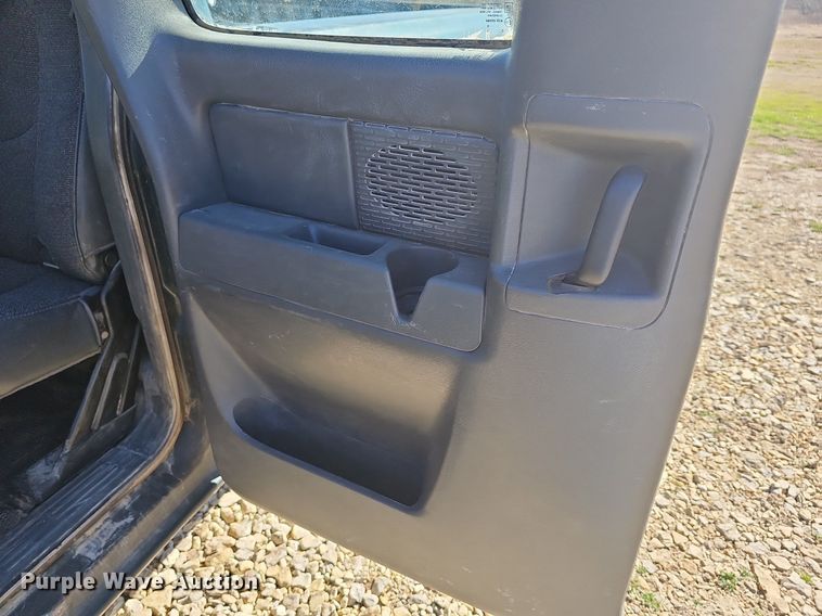 image for item DM1601 2006 Chevrolet Silverado 1500 Ext. Cab pickup truck