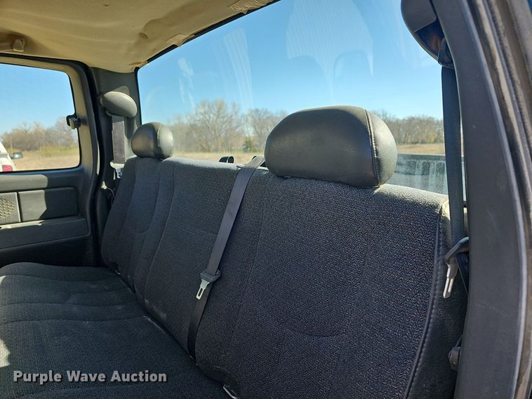 image for item DM1601 2006 Chevrolet Silverado 1500 Ext. Cab pickup truck