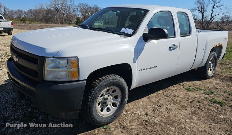image for item DM1602 2009 Chevrolet Silverado 1500 Ext. Cab pickup truck