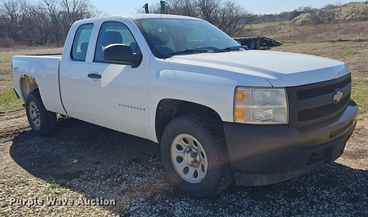 image for item DM1602 2009 Chevrolet Silverado 1500 Ext. Cab pickup truck